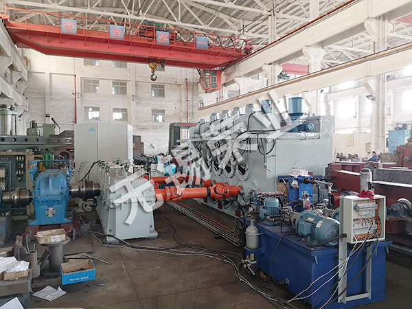 YJ650A—9+1型鋼矯直機(jī)